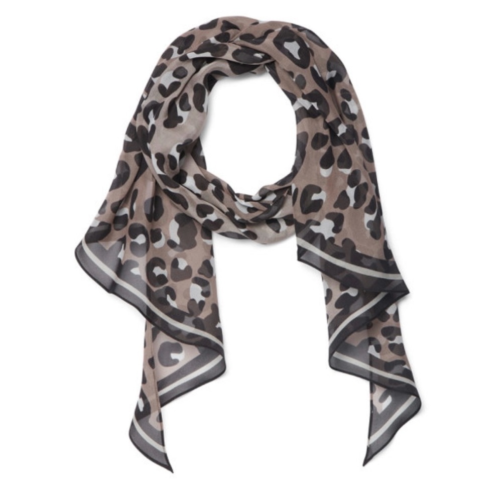 ⬇️ cabi Leopard Scarf #3653